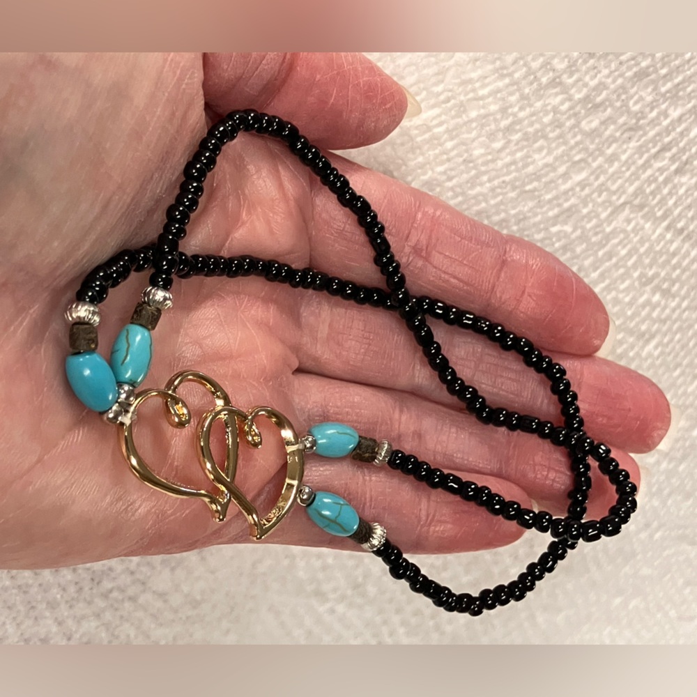 “Final Offer” NWOT Faux Beaded Bracelet/Anklet With Faux Gold Hearts